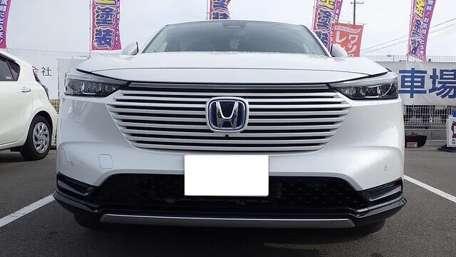 ホンダ　ヴェゼル　左リアドア　左リアモール　鈑金　塗装　交換