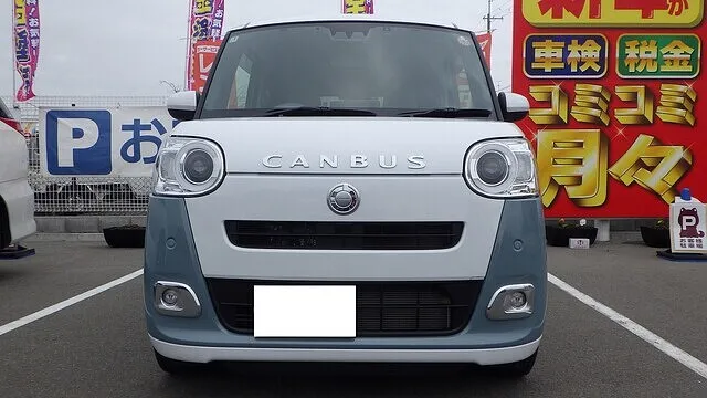 ダイハツ　ムーヴキャンバス　リアバンパー　一本塗り　鈑金　塗装