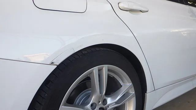 「BMWの鈑金塗装修理事例　泉佐野市」