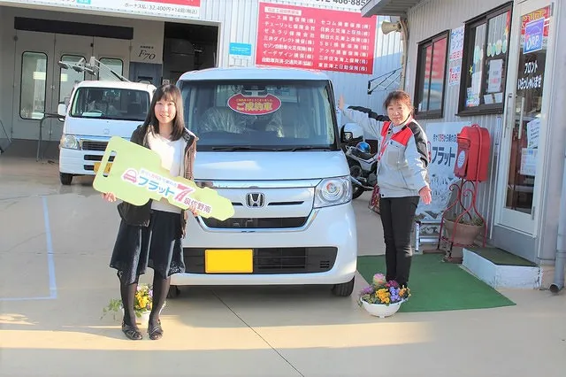 「今人気のカーリース　フラット７でホンダNBOXに乗っていただくU様　フラット７泉佐野南店」