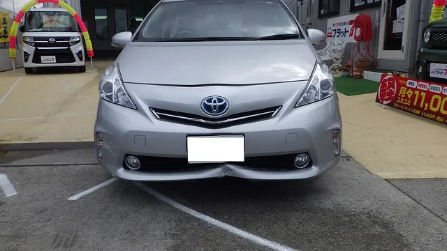 トヨタ プリウスα　前まわり修理事例　泉南市より