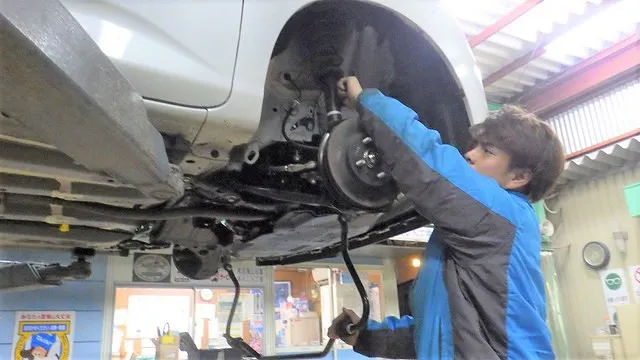 泉佐野市より　トヨタ ウィッシュ　車検と鈑金塗装セット！修理事例