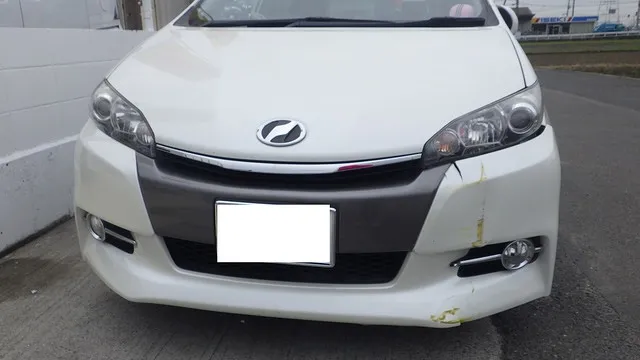 トヨタ ウィッシュ　フロント　リア修理　泉佐野市より