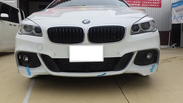 BMW フロントバンパー修理事例　泉佐野市