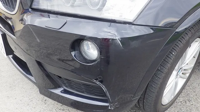 BMW　フロントバンパー修理事例　貝塚市 大阪