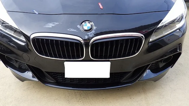BMW ボンネット　フロントバンパー　鈑金塗装修理　大阪　泉州　泉佐野　貝塚　岸和田　堺　泉南　阪南　岬