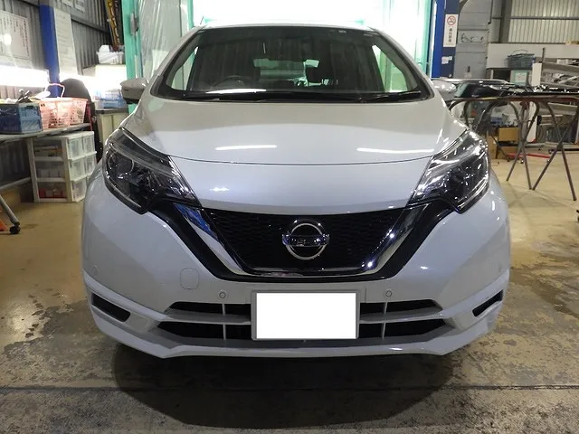 日産　ノート　フロントバンパー　鈑金塗装修理　大阪　泉州　泉佐野　カーサービスシンワ