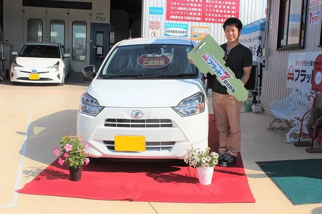 リースで新車にお乗りいただくY様　カーリースはフラット７泉佐野南店へ