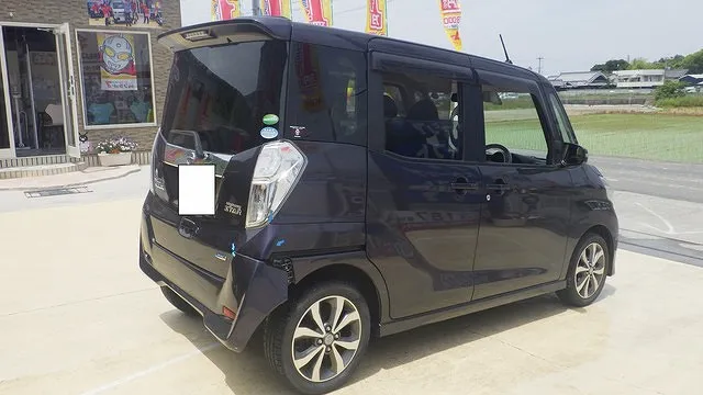 日産　デイズルークス　リアバンパー　右テールランプ　ﾚｰﾙｶﾊﾞｰ　交換　リアフェンダー　クォーターパネル　バックパネル　鈑金塗装　修理　キズ　ヘコミ　南大阪　泉州