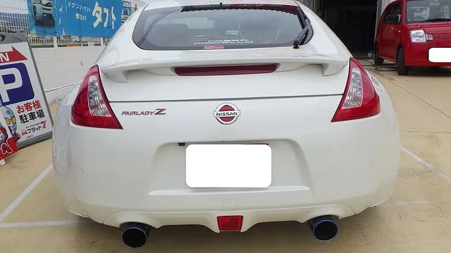 日産　フェアレディZ　リアバンパー　ヘコミ修理　ボンネット　飛び石修理　南大阪　岸和田　貝塚　泉佐野　カーサービスシンワ