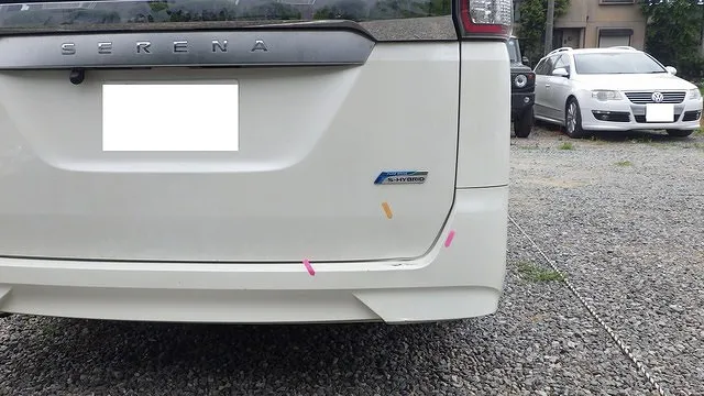 日産　セレナ　リアゲート　バックパネル　鈑金修理　リアバンパー　交換　南大阪　泉州　貝塚　泉佐野　熊取　泉南