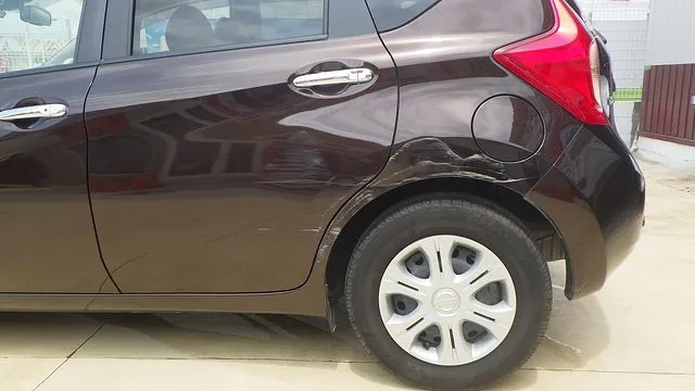 日産　ノート　リアドア　クォーターパネル　車のヘコミ　キズ　南大阪　泉州　カーサービスシンワ