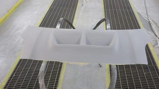 トヨタ　ヴィッツ　ボンネット　持込　塗装修理　カーサービスシンワ