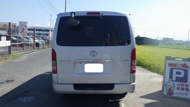 トヨタ　ハイエース　バックドア（ゲート）　ヘコミ直し　リアバンパー　変形　交換　阪南市より　カーサービスシンワ
