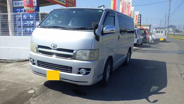 トヨタ　ハイエース　車検整備　タイヤ交換　バッテリー交換　泉佐野市　貝塚市　泉南市　阪南市