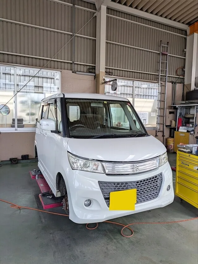 パレット　車検整備　オイル漏れ修理やフォグランプレンズ曇り取りなど
