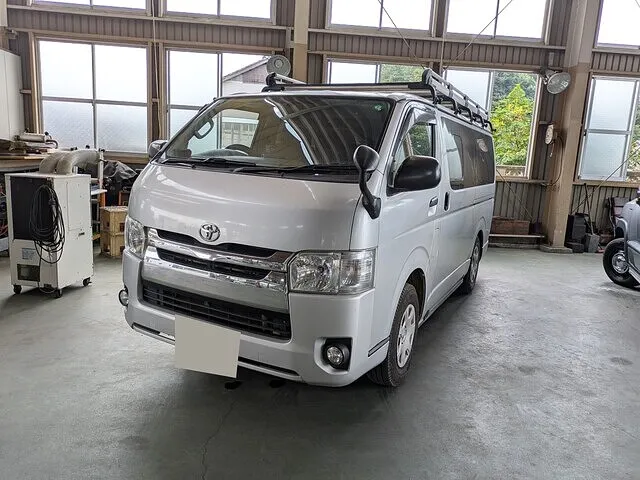 ハイエース　バッテリーマーク点灯修理