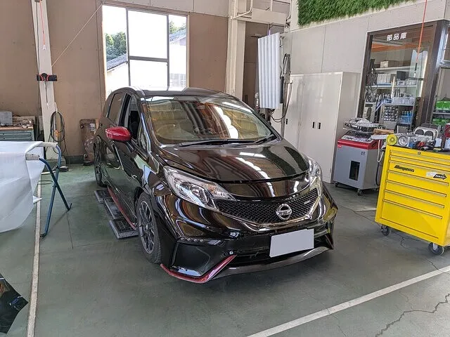 ノート　エンジンルームからガタガタ音