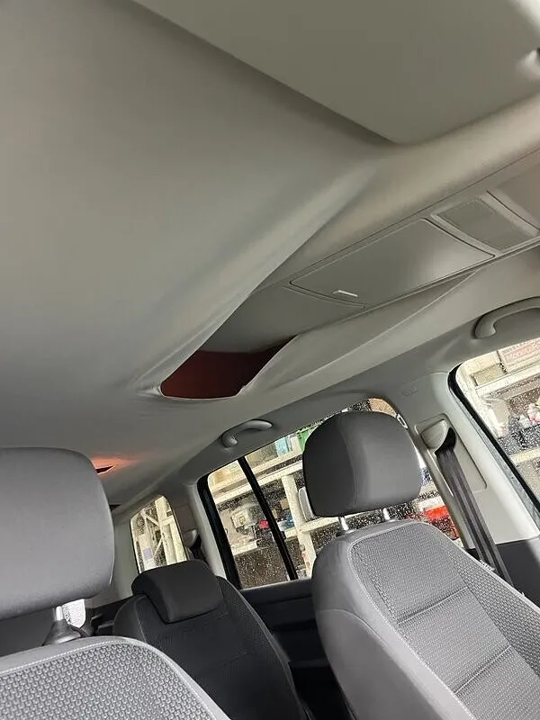 フォルクスワーゲン ゴルフ トゥーラン　ルーフライニング張替え　費用：77,000円│大津市　車修理