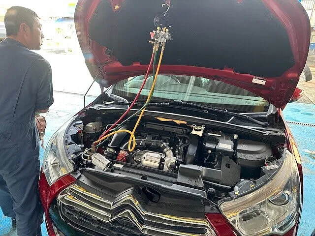 MINI R55 エアコンガス補充 5,500円│高島市 車修理