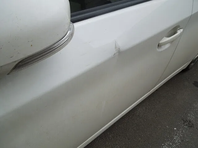 車のキズ・へこみ修理ならデントリペアが安い！早い！｜滋賀県高島市