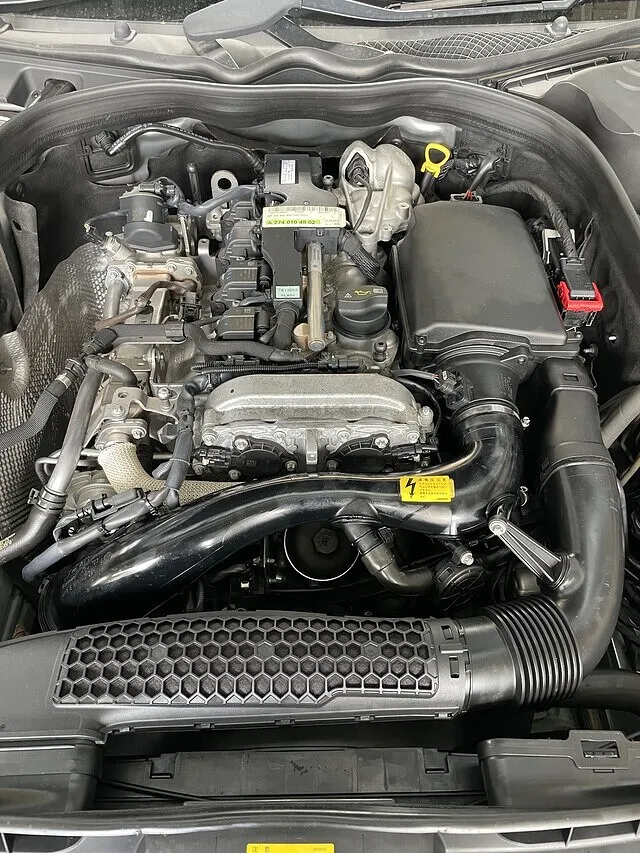 大津市　エンジン音が大きくなった　ベンツ W212　インテークカム交換｜輸入車修理