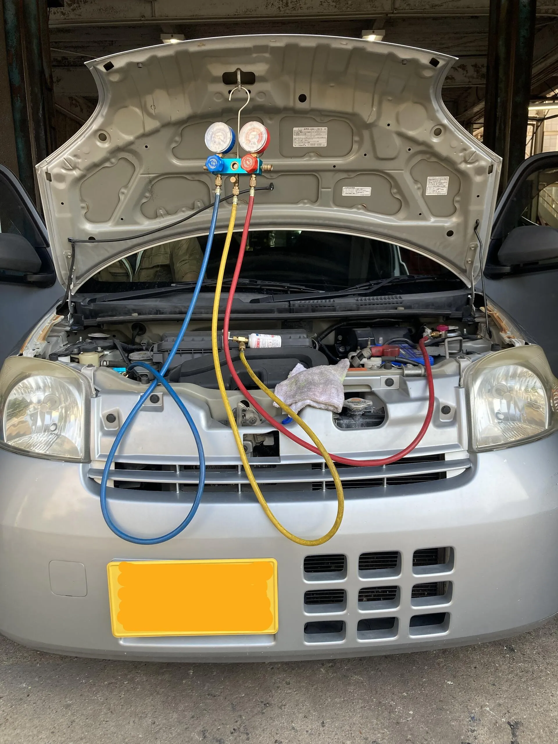 名古屋市　熱田区　ダイハツ　エッセ　エアコンガス漏れ