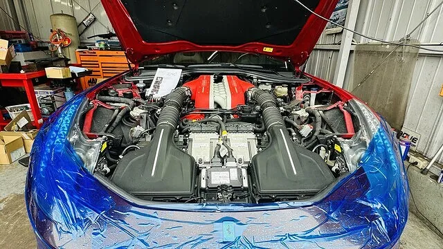 【修理事例】フェラーリ FF ファンベルト交換 EGオイル交換