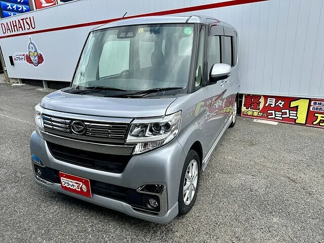 広々空間と上質なデザインが魅力の「ダイハツ タント カスタム」が入荷｜尾張旭市　中古車販売