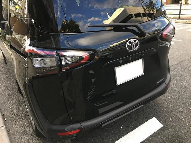 2018/10/9作業実績　トヨタ　シエンタ　Ｈ29年式　左後部鈑金修理