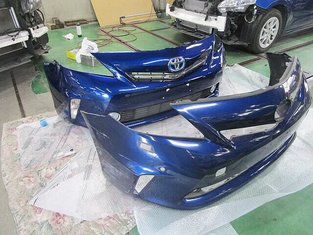 トヨタ プリウスα フロントバンパー交換｜東京三鷹市 鈑金塗装