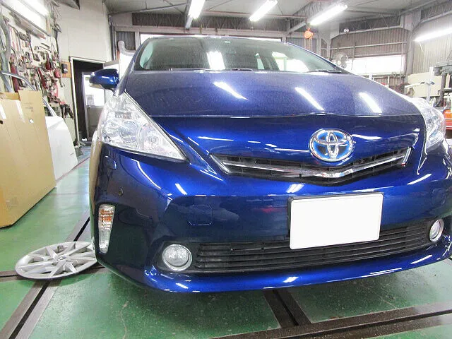 トヨタ プリウスα フロントバンパー交換｜東京三鷹市 鈑金塗装