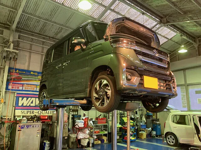 三鷹市　スズキ スペーシア カスタム　新車１ヵ月点検　エンジンオイル交換