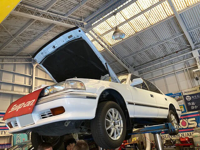 三鷹市　トヨタ クレスタ　ホリデー車検　ブレーキパッド交換・エンジンオイル交換