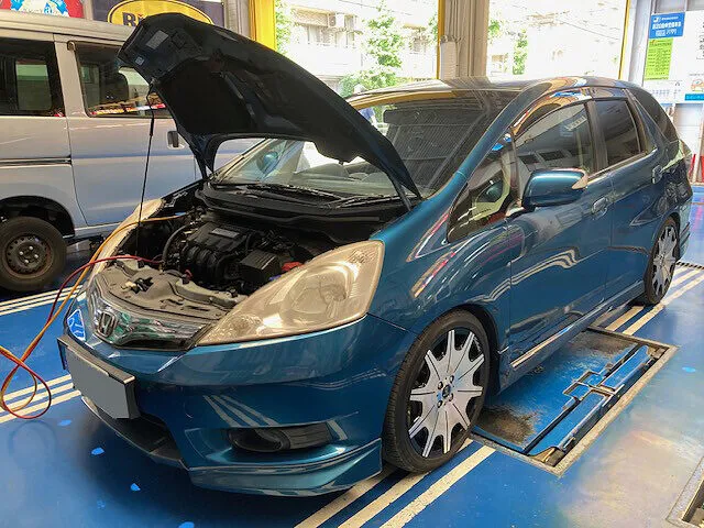 三鷹市　ホンダ フィット シャトル　エアコンガスクリーニング　エアコンの効きが弱い　エアコン修理