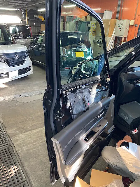 三鷹市　ホンダ フリード　左ドアミラー交換｜車修理