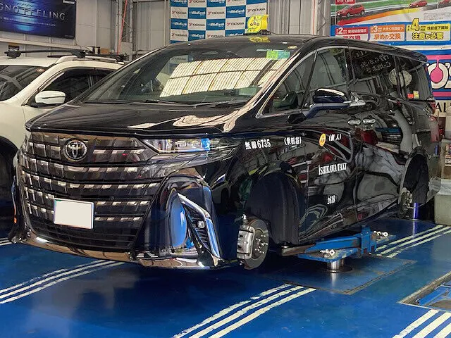 三鷹市　タイヤ履き替え・タイヤ保管サービス　トヨタ アルファード