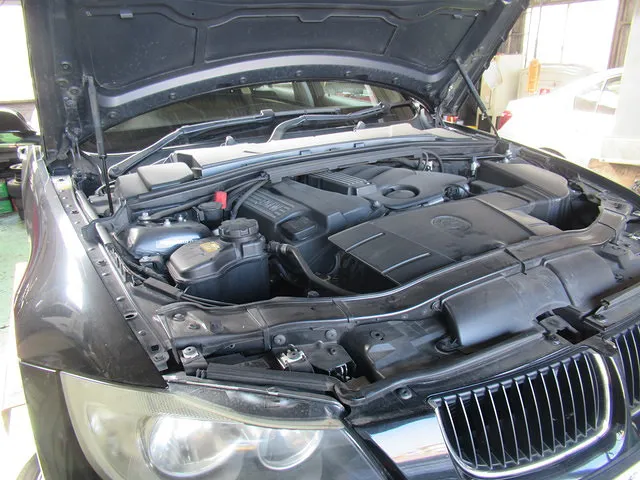 小山市　BMW　車検　エンジンオイル交換・バッテリー交換等│車検・整備