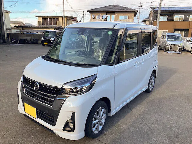 日産 ルークス　左フロントフェンダー・スライドドア・リアフェンダー・リアバンパー　擦り傷修理│小山市　鈑金塗装