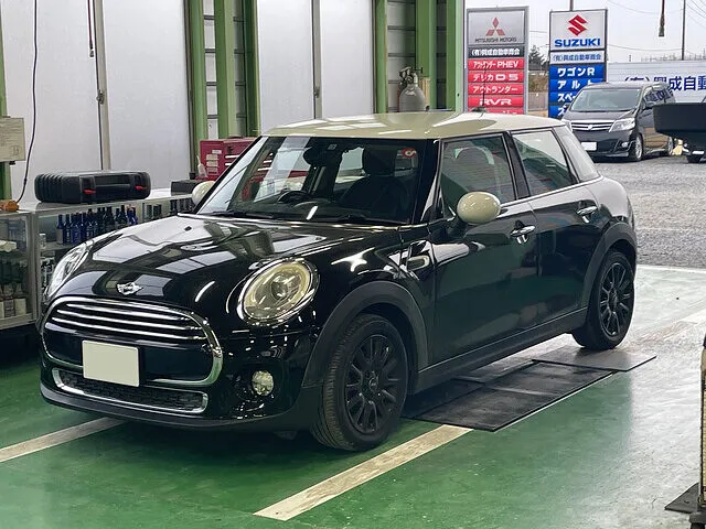 MINI クーパー　エンジンオイル交換・バッテリー交換│宇都宮市　車検・整備