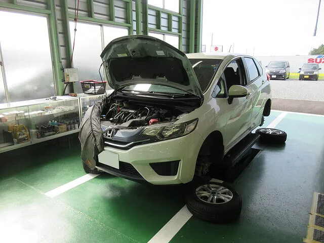 ホンダ フィット　車検　エンジンオイル交換・ブレーキパッド交換｜宇都宮市　車検・整備