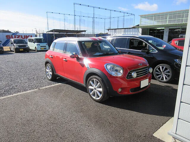 宇都宮市　冷却水漏れ修理・エンジンオイル交換　MINI ミニクロスオーバー　ウォーターホース交換｜車修理