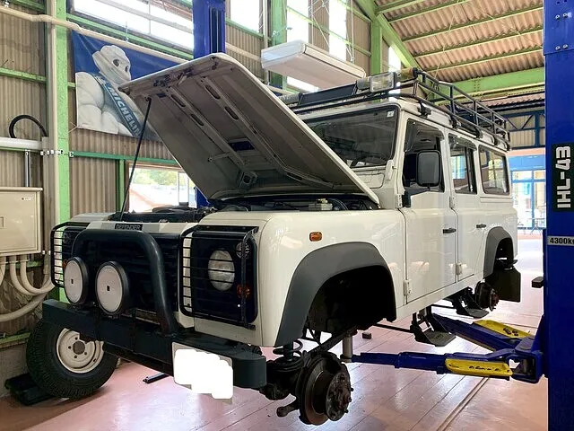 ランドローバー｜ディフェンダー｜オイル漏れ修理｜鹿児島県鹿屋市｜ユーロカーズ