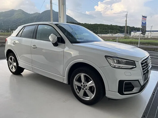 アウディ販売：Q2　鹿児島県鹿屋市　ユーロカーズ