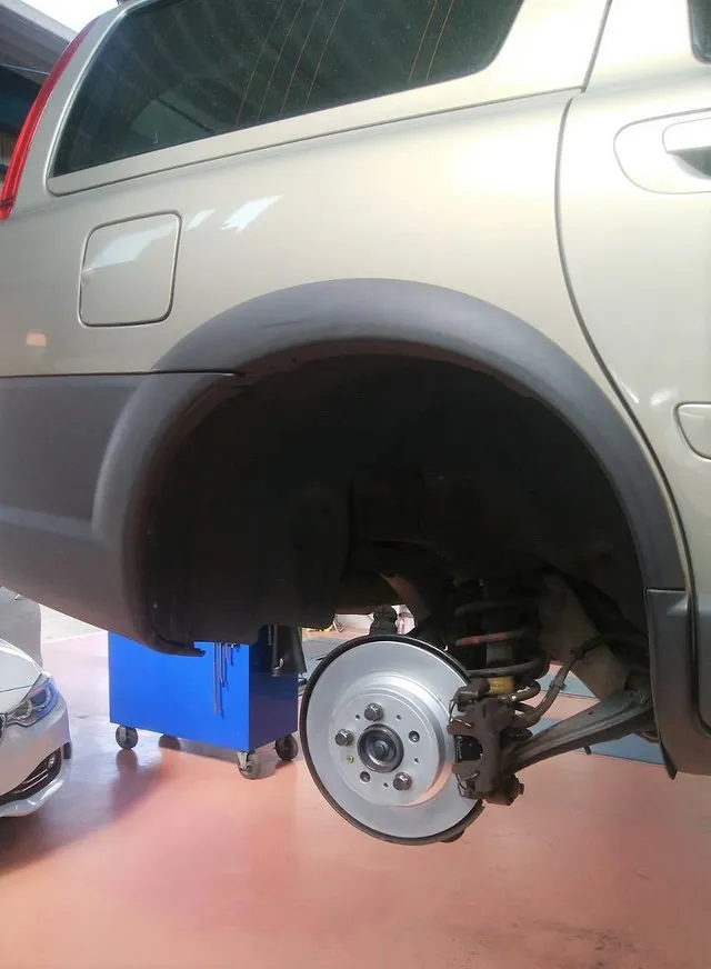 ボルボ｜XC70｜ﾃﾞｨｽｸﾛｰﾀｰ交換｜鹿児島県鹿屋市｜EUROCARS