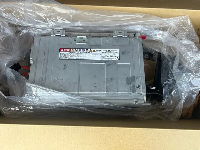 トヨタ アクア　リビルトハイブリッドバッテリー交換｜町田市　整備