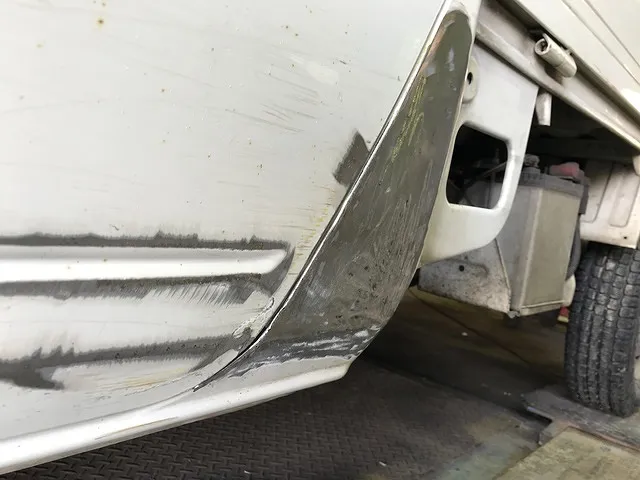 八戸市 板金塗装 ミニキャブ 左ドア センターピラー 凹み修理 八戸市 谷川自動車