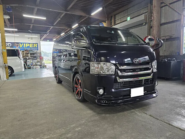 トヨタ200系ハイエース　横揺れ　ユーアイビークル製 スタビライザー取付｜福岡県田川郡　車修理
