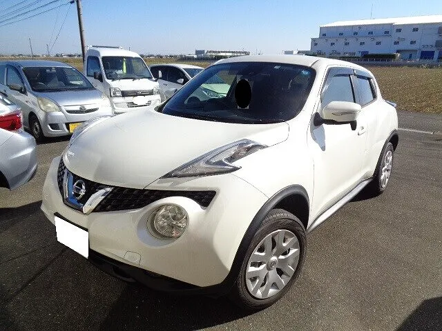 日産ジューク　板金塗装とドア交換でピカピカに・・