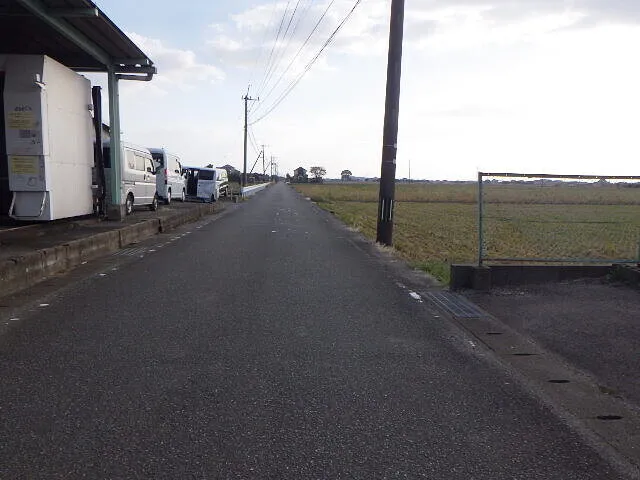 ２０２３年11月10日　　　　　　　　　果てしない直線路